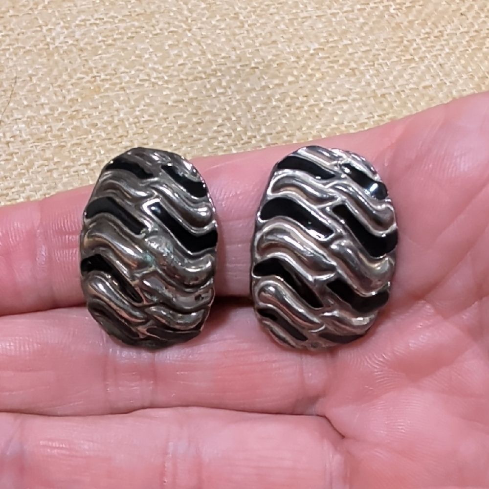 Vintage Oval Silver and Black Textured Clip on Earrings